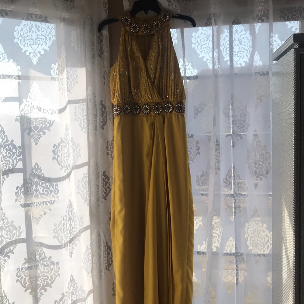 It’s a beautiful yellow dress